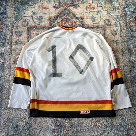 Vintage NHL Vancouver Canucks Skate Logo THRASHED Hockey Jersey Size XL - Picture 2 of 10
